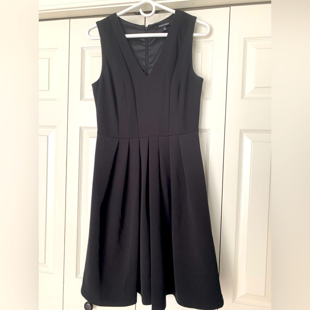 EUC Ellen Tracy V-Neck Sleeveless Dress Size 6